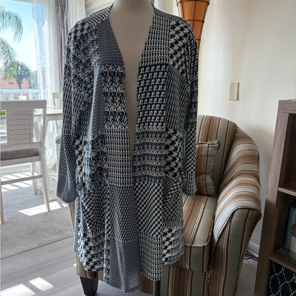 XL LuLaRoe Caroline Cardigan